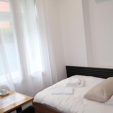 Toka Rooms - An Der Regiobahn 梅特曼 外观 照片